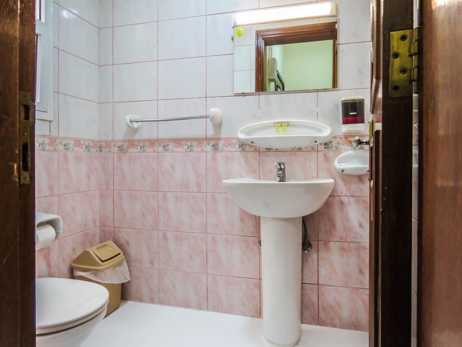 Al Ferdous Hotel Apartment Szardża Zewnętrze zdjęcie