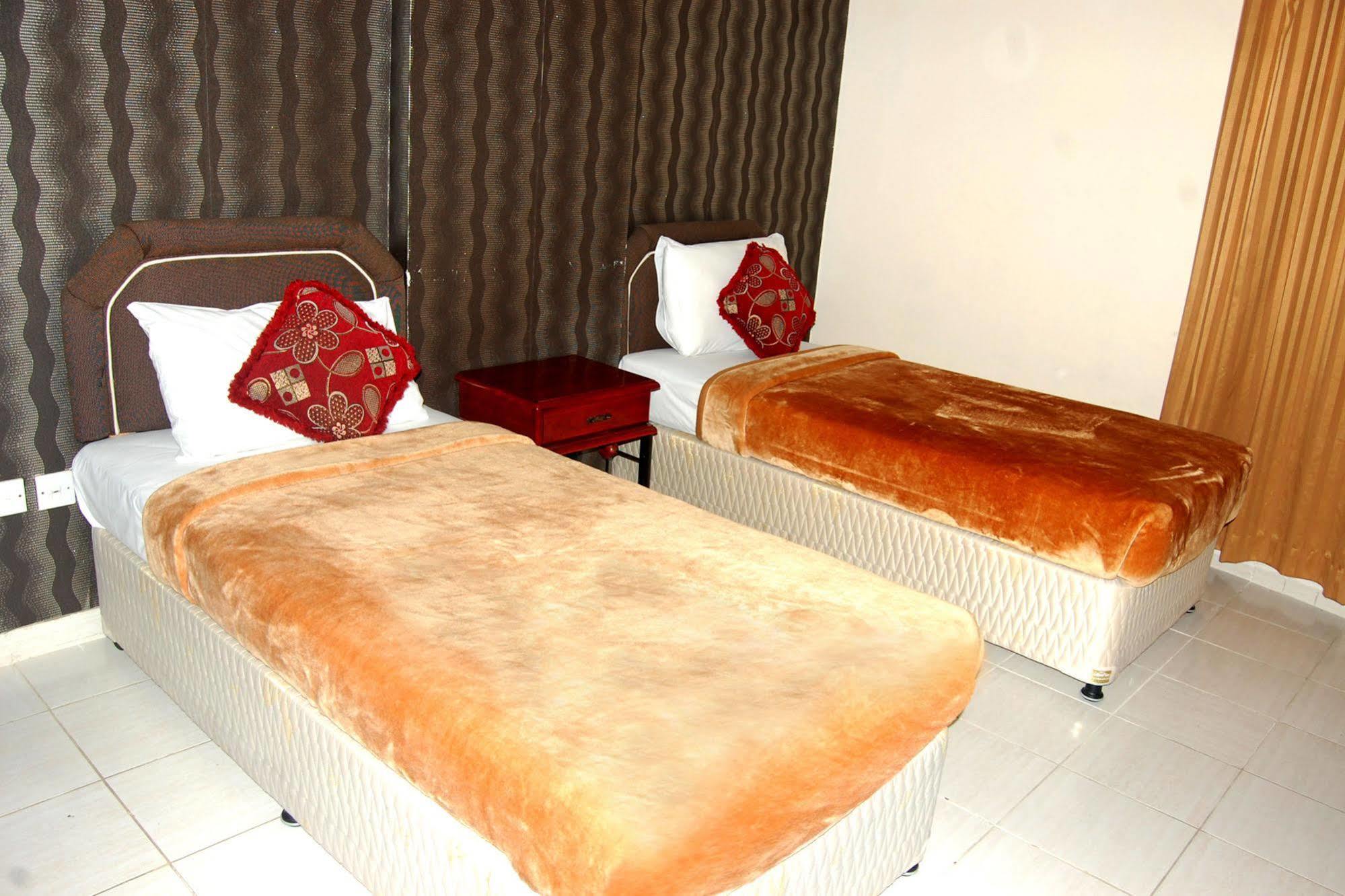 Al Ferdous Hotel Apartment Szardża Zewnętrze zdjęcie