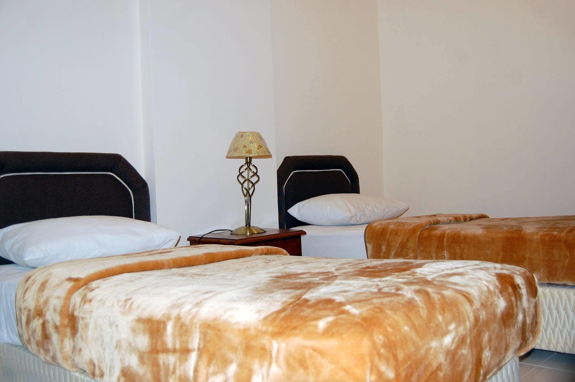 Al Ferdous Hotel Apartment Szardża Zewnętrze zdjęcie