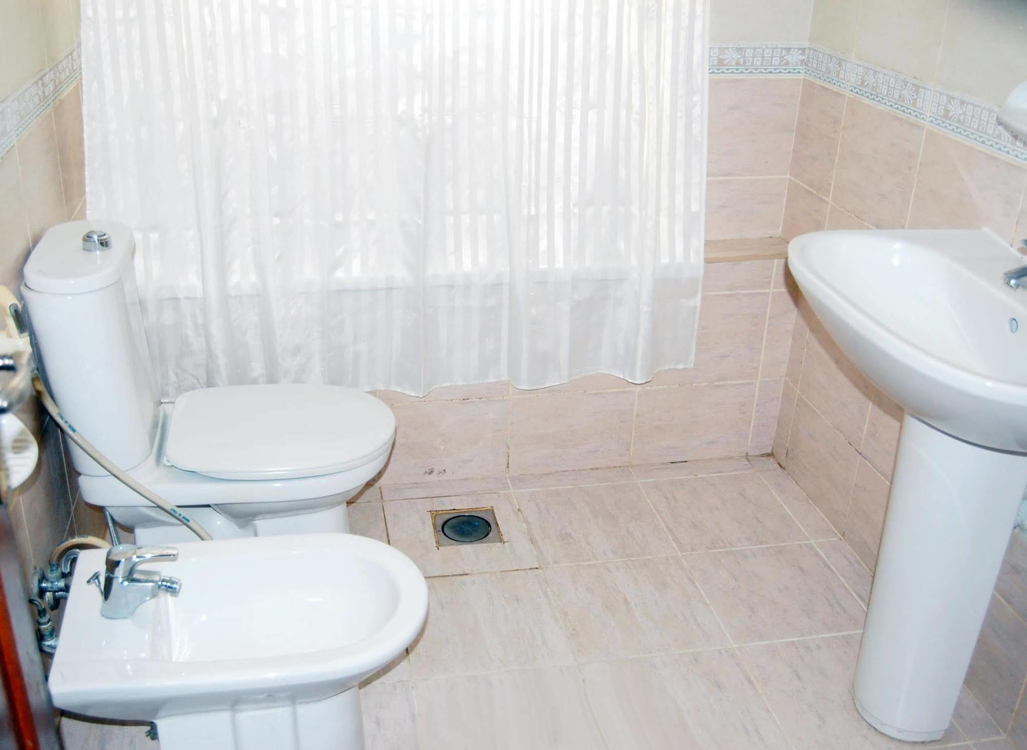 Al Ferdous Hotel Apartment Szardża Zewnętrze zdjęcie