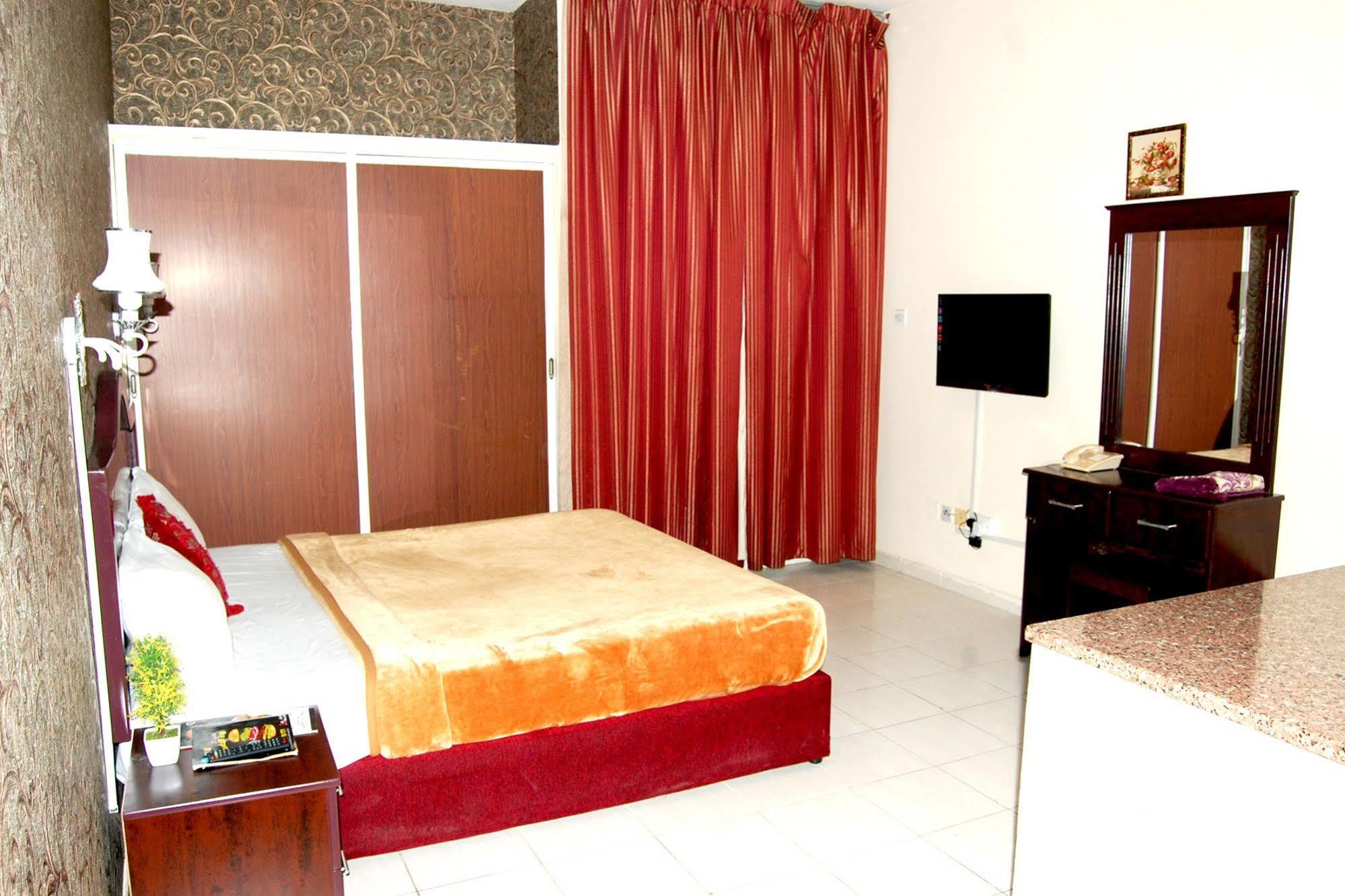 Al Ferdous Hotel Apartment Szardża Zewnętrze zdjęcie