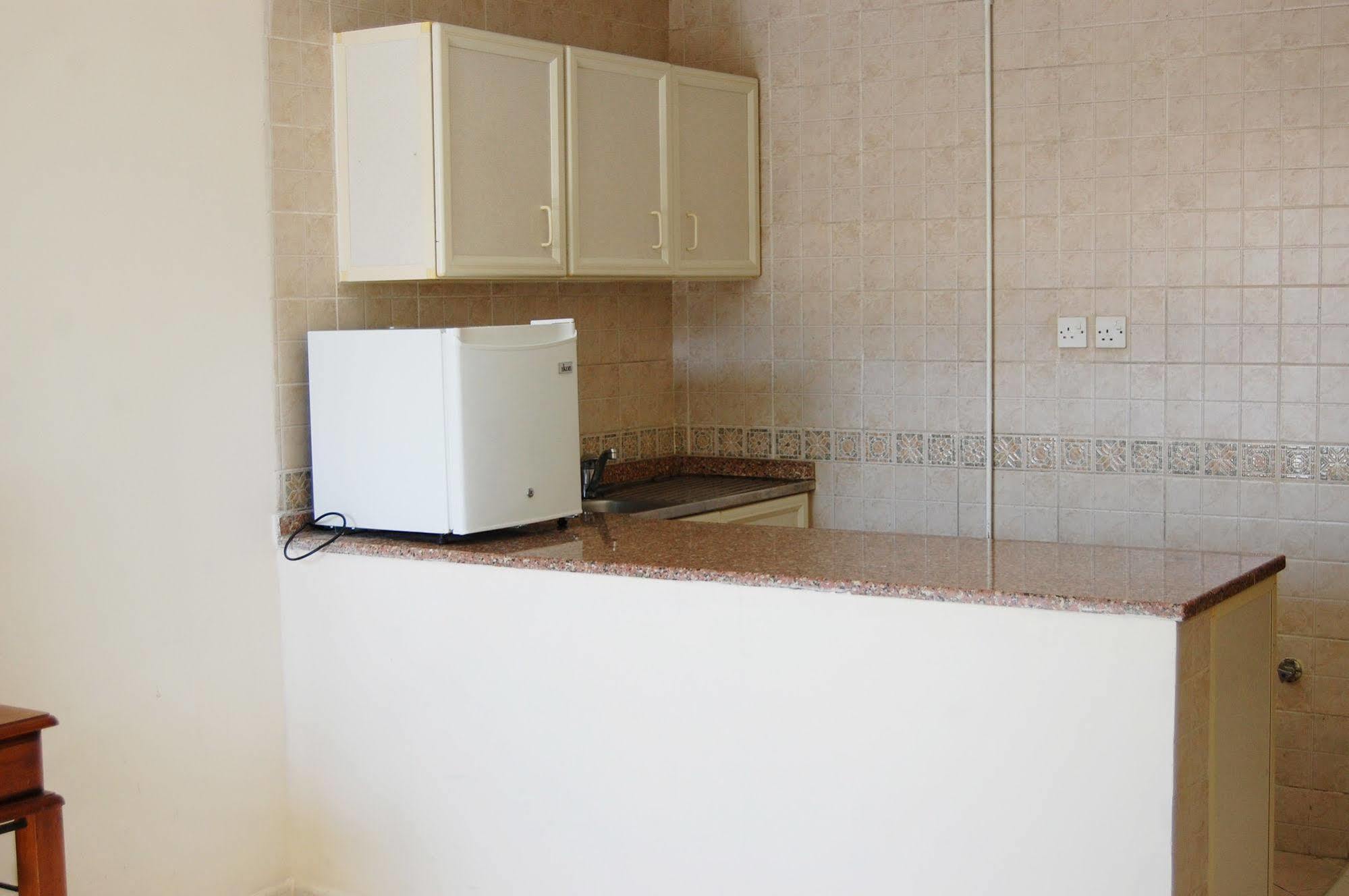 Al Ferdous Hotel Apartment Szardża Zewnętrze zdjęcie